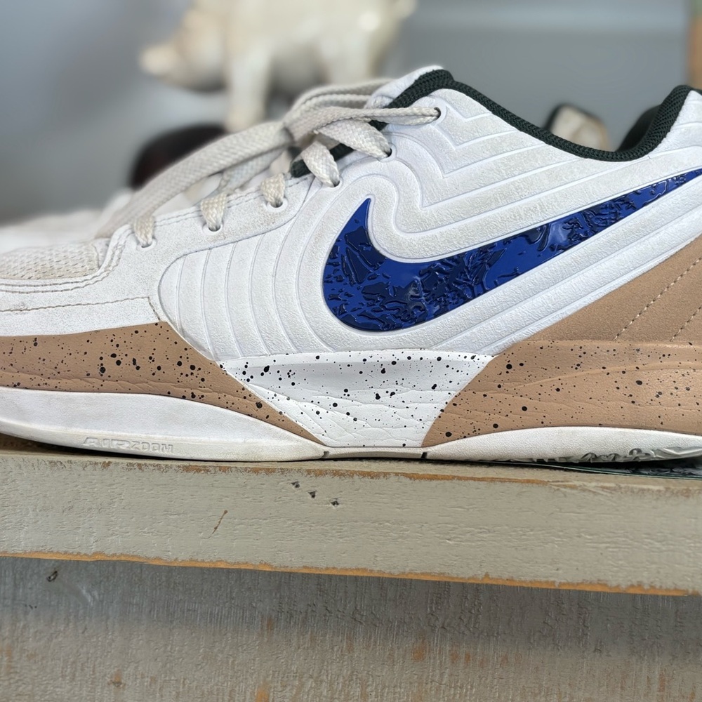 Nike White and Beige Sneakers with Navy Swoosh